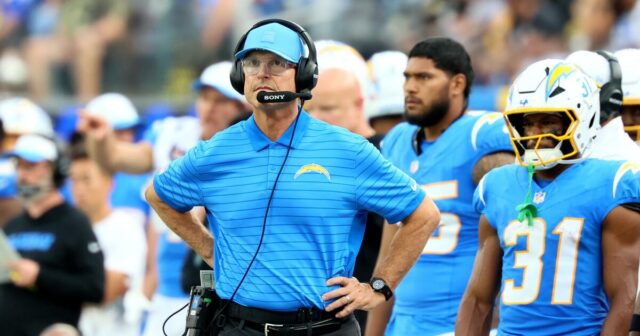 Ako Al Davis a lupiči vyhodili záujem o mentorovanie Jim Harbaugh 

