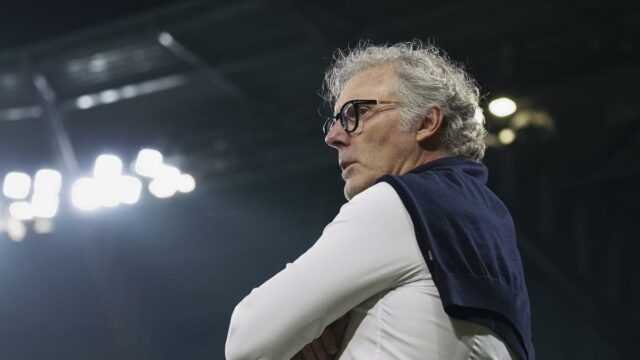 Al Ittihad Sacks Supervízor Laurent Blanc po strate Al Nassr 

