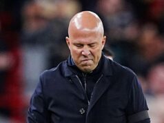 Portské vrece? Manažér Liverpoolu je „v ohrození“ uprostred „dilemy“, pretože FSG stanovila 2 jasné „potreby“ – „pochybnosť o jeho schopnostiach“ Arne Port Livers Liverpool hviezda pre dvojité dávkovanie „hlúpe“ po tom