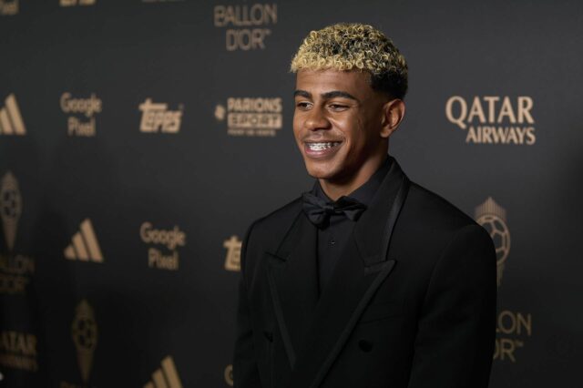 Barcelona Ace Lamine Yamal robí pozadie, keď vyhrá česť o cene mužskej ceny Muž z roku 2025 

