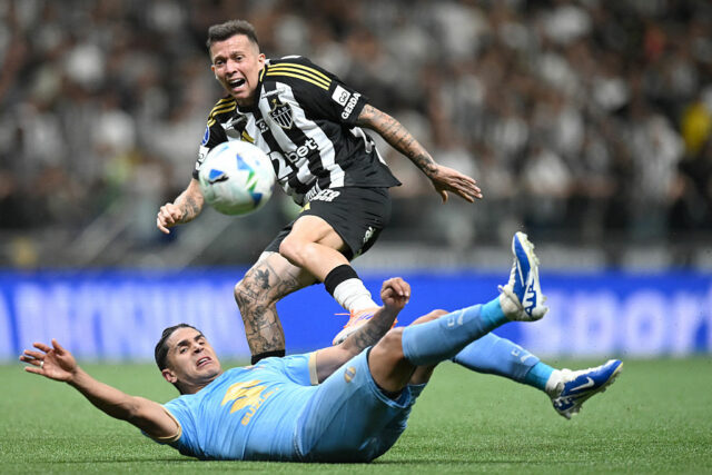�� Bernard zachráni Atlético-Mg, Bolívar Out, Sula Semi Spot Secured