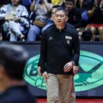 Tréner Northport Bonnie Tan počas pohára komisára PBA Gam