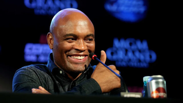 Las Vegas, Nevada - 17. novembra: (LR) Bojovníci UFC Lyoto Machida, Chris Weidman, Alexander Gustafsson, Ronda Rousey, Conor McGregor, Jon Jones a Anderson Silva dorazili na Time UFC Time, ktorá sa teraz nachádza v Smith Centre pre vystúpenie ARTS 17. novembra, 2014 v Las Vegas, EVADA. (Foto: Elliott Howard/Zuffa LLC/Zuffa LLC prostredníctvom Getty Images) 