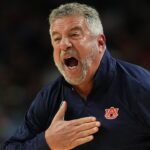 Bruce Pearl sa vzdať Auburn: záznamy
