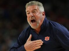 Bruce Pearl podporuje Trumpa a Netanjahua v iránskom konflikte Bruce Pearl sa vzdať Auburn: záznamy
