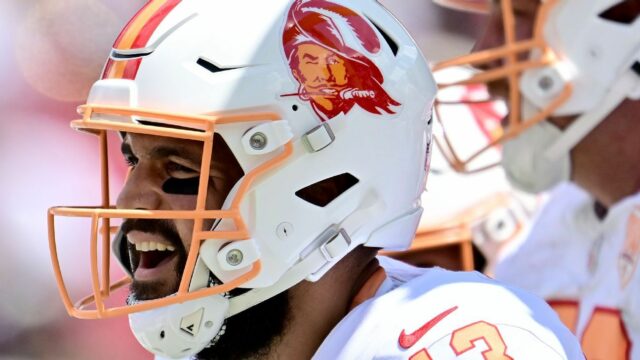 Buccaneers vrhli Mike Evansa na zranenie ochromenia 

