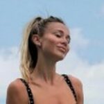 Bývalá prederiteľská organizácia Ace's Manželské odpovede „nevhodné“ poistné nároky s nahou kúpeľňou Pic
