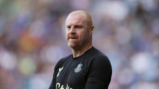 Bývalý inštruktor Everton Sean Dyche podporil vedenie medzi najlepšími klubmi Globe. 

