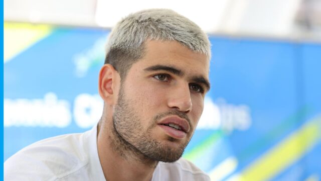 Carlos Alcaraz robí „vystrašený“ vstup 

