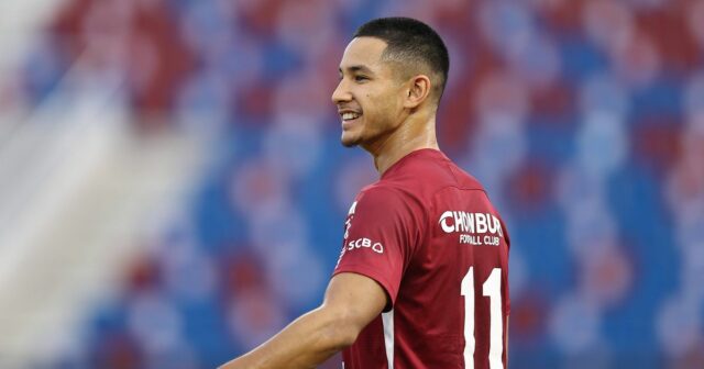 Celebrita bývalej Chelsea označovaná ako najbohatší futbalista Globe, ktorý sa pripravil na registráciu s úplne novým klubom 

