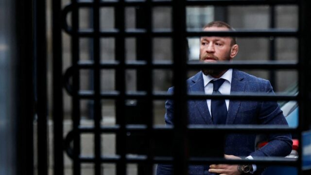 Chael Sonnen Buffoons Conor McGregor klesol krátky návrh na írske predsedníctvo 

