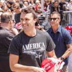 Charlie Kirk minúta ticha, ktorá sa konala pred futbalovou videohru v Južnej Karolíne-Vanderbilt