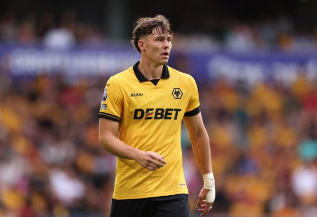 Chelsea prestala pracovať v neskorom presťahovaní, aby poverila demonštrant Wolves Jorgen Hair Larsen 

