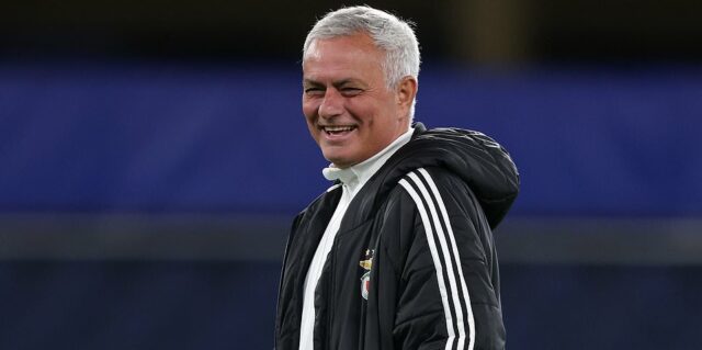 Chelsea vs Benficca-Organizácia Champions: Live Hodnotenie, informácie o skupine a aktualizácie, keď Jose Mourinho robí vysoko očakávaný návrat Stamford Bridge, pretože novo menovaný zamestnávateľ Benfica chce načítať ešte viac úzkosti voči zlyhaniu Blues Blues 

