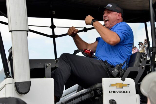 Chris Rice pristáva významné promo v Kauligu, ktorý konkuruje 

