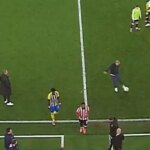 Chris Wilder sa vyslal po vyhodení do povetria doprava do tváre obhajcu počas Clash