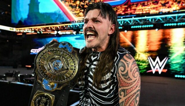 Chýbajúca celebrity WWE Celebrity Spojenia s Dominikom Mysterio Mores 

