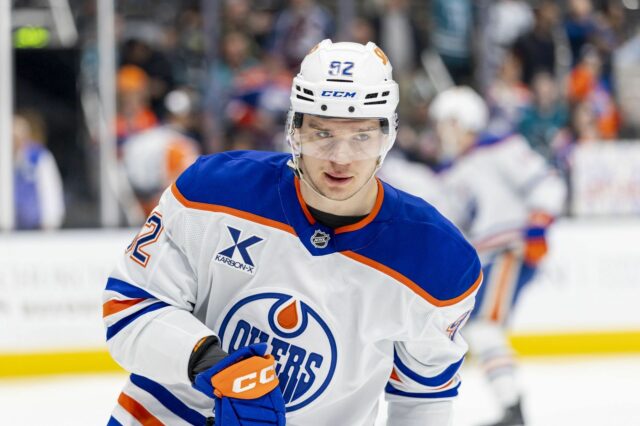 Čo sa stalo pre otca Vasily Podkolzin? Oilers Forwards zasiahnutý s informáciami o črevných dňoch po schválení expanzie 8,85 milióna dolárov 

