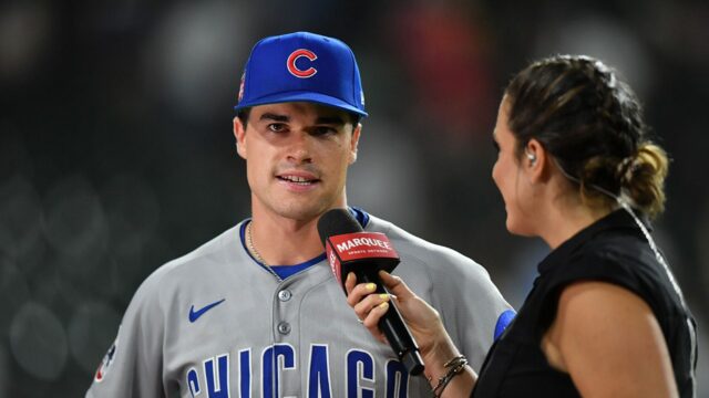 Cubs Gamer's Charlie Kirk Pamätník Choice prevádzkuje rukavicu od komentátorov Mets 

