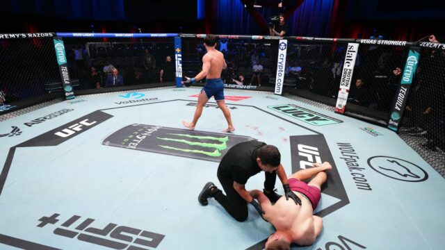 Dana White Honors UFC dohoda o Crazy Head kop do Flying Strike KO 

