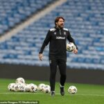 Russell Martin sa v piatok zúčastňuje tréningu, nepochybne dúfajúc, že ​​jeho tím bol posilnený ich tímovým záväzkom