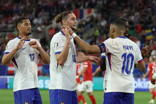 Didier Deschamps zaklope „nežiaduci“ Adrien Rabiot Boos 

