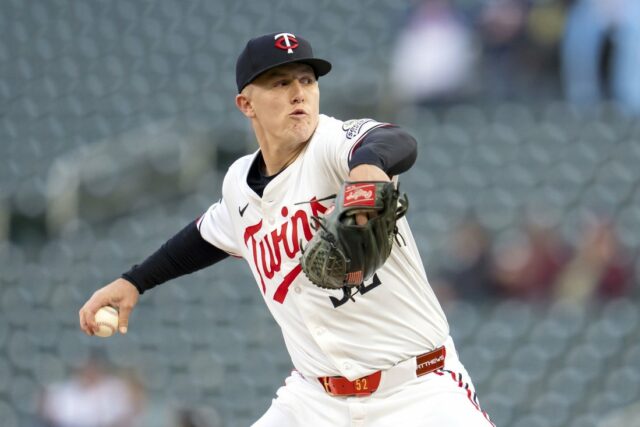 MLB: Chicago White Sox v Minnesota Twins