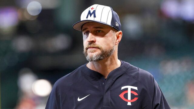 Dvojhla hasičský supervízor Rocco Baldelli Po 7 obdobiach, dokument 70-92 

