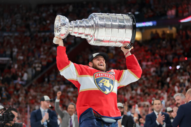 Elliotte Friedman robí živé predpovede týkajúce sa možností play -off Panthers bez kapitána Aleksandra Barkova a Matthewa Tkachuk 

