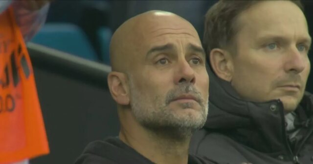 'Em Otion' Pep Guardiola 'má v očiach rozdelenie pocty Ricky Hattonovej pocty Guy City. 

