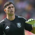 Emiliano Martinez prelomí ticho na mužskom utd prenose snub s jedným slovným vylepšením