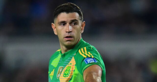 Alejandro, Alberto a Emiliano Martinez