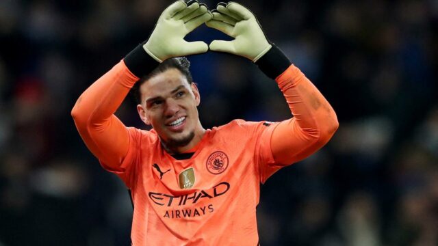 Fenerbahce ukazovatele brankár Ederson z Manchester City 

