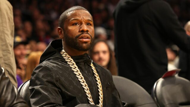 Floyd Mayweather predkladá právne kroky uprostred nezhody nadobudnutia Maybach 

