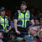 Policajná ortéza pre AFL Grand Final Weekend prudký nárast v domácom násilí, varovanie alkoholu a hazardné hry môže podnietiť nebezpečné správanie