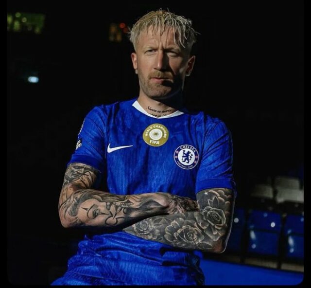 Graham Potter reaguje na vírusovú západnú bravčovú tvár swap meme ako manažér gigantu žehličiek Sevilla s predchádzajúcou celebritou 

