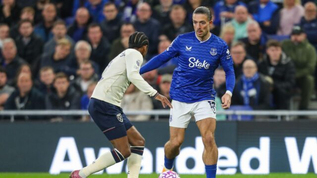 Grealish medzi 3 evertonskými celebritami oprávneným anglickým telefonickým hovorom po remíze s Nuno's West Pork 

