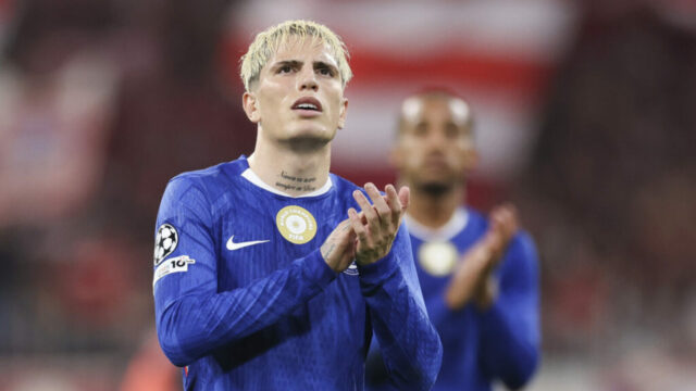 Guy Utd sledovatelia rýchlo reagujú, pretože Alejandro Garnacho robí organizáciu Champions Bow for Chelsea 

