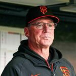Hasičský supervízor obri Bob Melvin Po 81-81