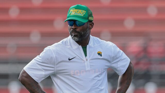 Hokies Tale Michael Vick sa venuje Virginia Technology Mentoring Babble 

