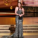 Herečka Hannah Einbinder zakričala Philadelphia Eagles v zlom ústach Emmy