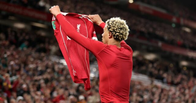 Hugo Ekitike sa týka vyhlásenia po „hlúpej“ červenej karte v hrnčeku hrnčeka Liverpool | Futbal | Športová aktivita 

