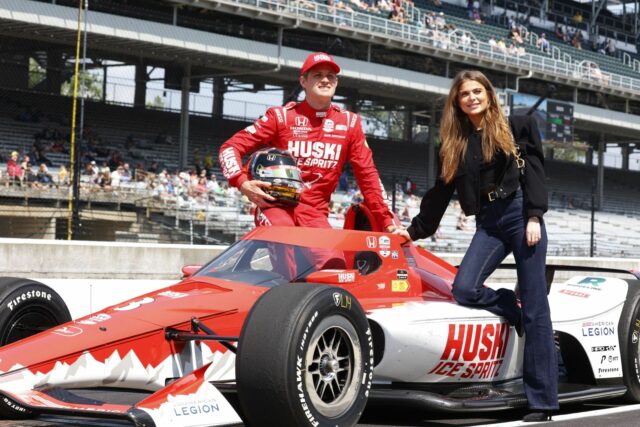 Indy 500 Champion Marcus Ericsson Partner odhaľuje 58-ročnú náhodu podobnú rozprávke po fantastickom manželskom vzťahu 

