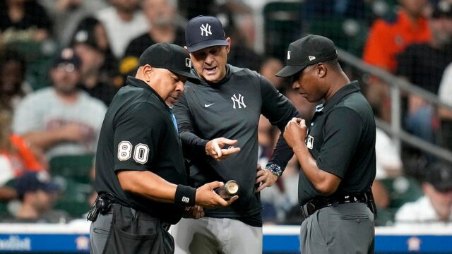 Informácie MLB: Astros Outfielder skutočne netopier vzal rozhodcov na neobvyklej scéne 

