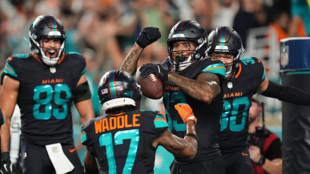 Informácie o NFL: Dolphins 'Darren Waller Ratings 2 góly vo výhre 

