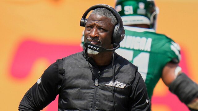Informácie o NFL: Tréner trénera Jets Aaron Glenn's Dancing Schody zaostávajú na vzrušenie rozhlasového hostiteľa 

