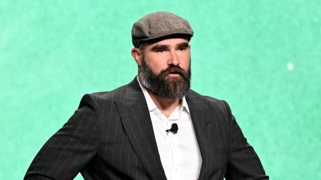 Jason Kelce zaklopa 

