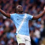 Jeremy Doku získava pokrstené v „duálnom úspechu“, pretože eso Male City pripomína mužské utd šliapanie