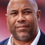 John Barnes uviedol, že Symbol Liverpool a Anglicko získavajú veľké finančné dlhy | Futbal | Športová aktivita