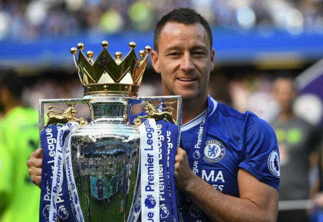 John Terry poskytuje rozhodnutie a mená titulu Chelsea One Point Blues, ktorý by mal urobiť 


